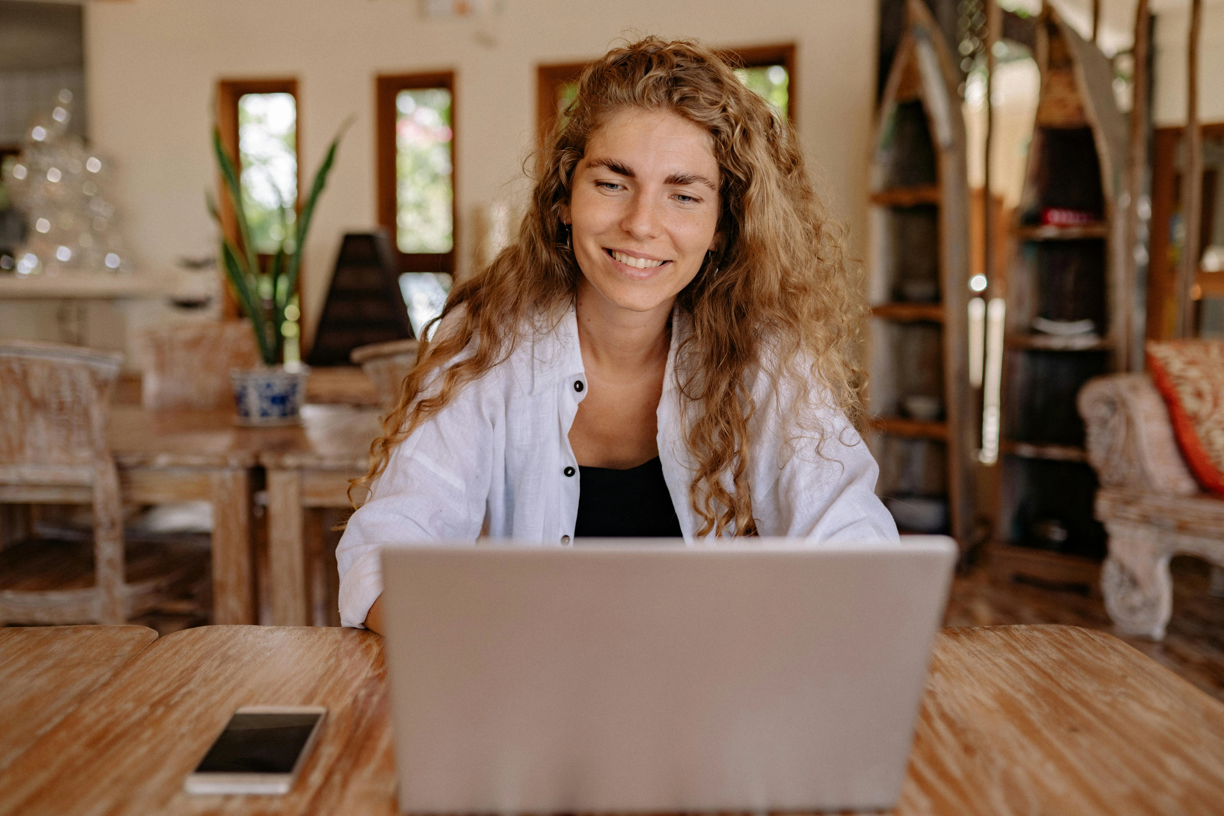 Happy venue operator using Breezit Q&A support